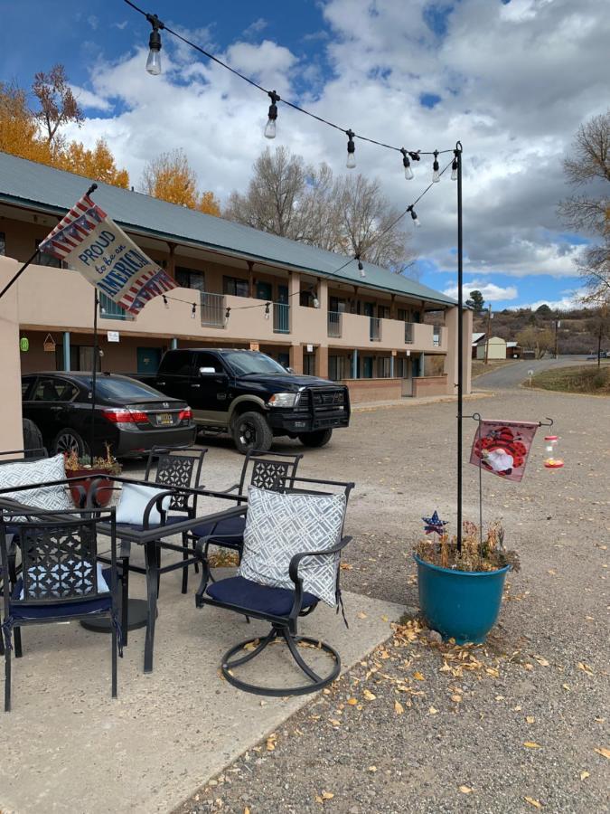 Down Home Lodge & Family Rv Resort Chama Extérieur photo